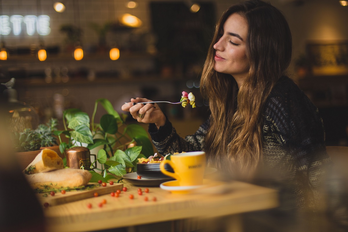 eating food-unsplash